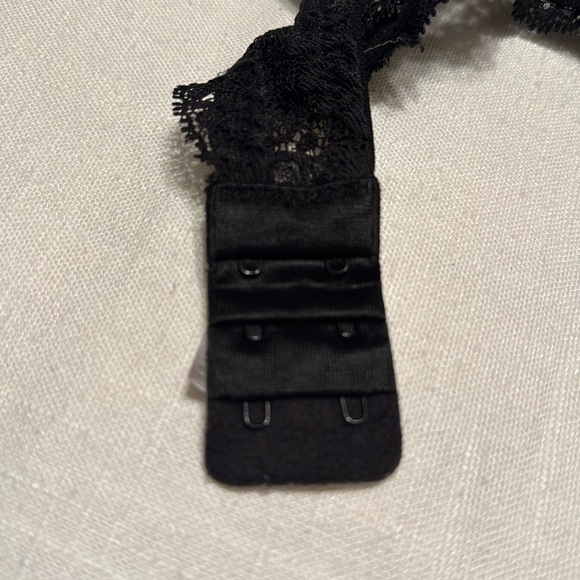 ✨ Victoria’s Secret Dream Angels Push-Up Bra – Size 36C - Picture 9 of 11